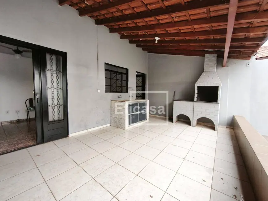 Foto 3 de Casa com 2 quartos à venda, 200m2 em Jardim Santo Antônio, Sao Jose Do Rio Preto - SP