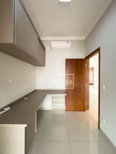 Casa de Condomínio com 3 quartos à venda, 275m2 em Residencial Village Damha Rio Preto II, Sao Jose Do Rio Preto - SP - imagem 3 Foto 3 de Casa de Condomínio com 3 quartos à venda, 275m2 em Residencial Village Damha Rio Preto II, Sao Jose Do Rio Preto - SP