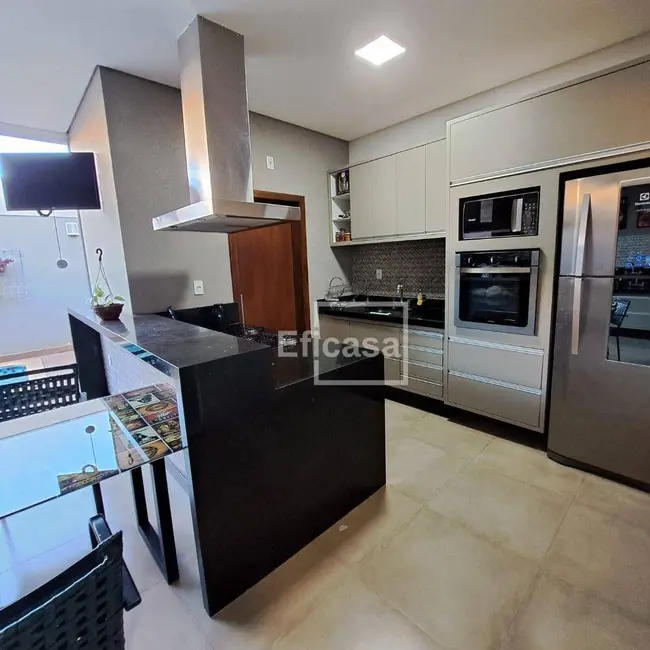 Casa de Condomínio com 3 quartos à venda, 275m2 em Village Damha Rio Preto III, Sao Jose Do Rio Preto - SP - imagem 8 Foto 8 de Casa de Condomínio com 3 quartos à venda, 275m2 em Village Damha Rio Preto III, Sao Jose Do Rio Preto - SP