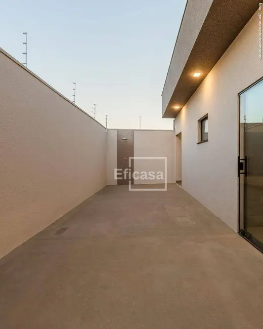 Foto 2 de Casa com 3 quartos à venda, 200m2 em Centro, Bady Bassitt - SP