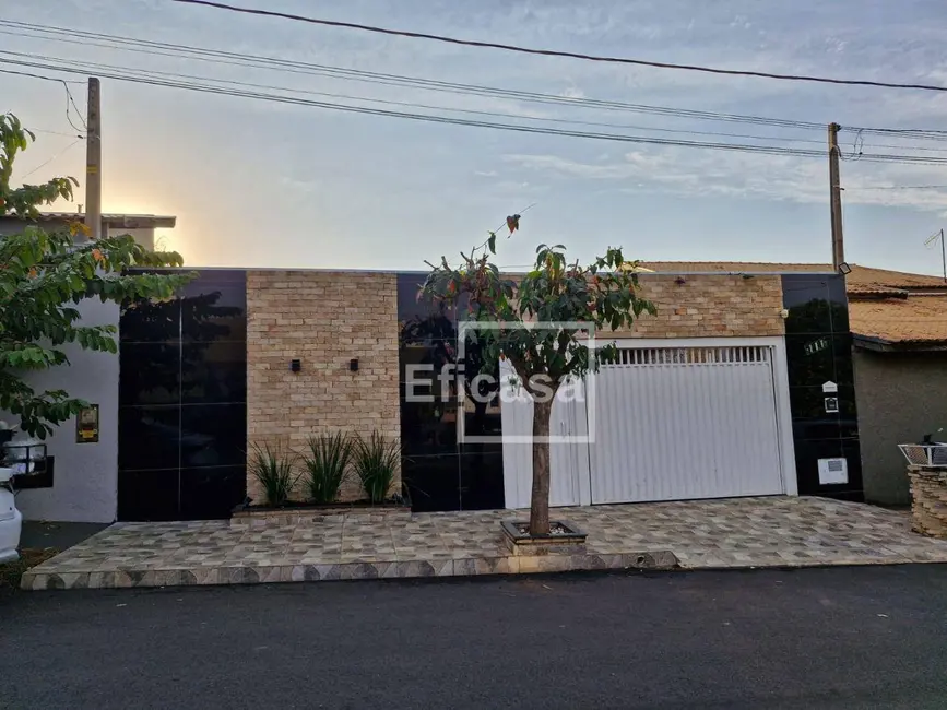 Foto 2 de Casa com 2 quartos à venda, 300m2 em Centro, Ibira - SP