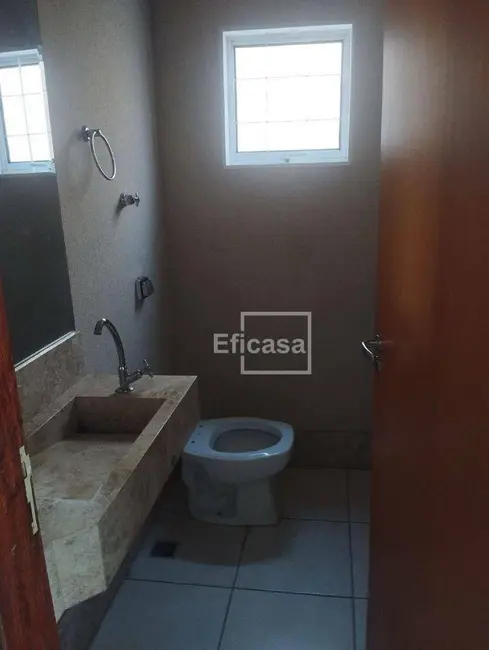 Foto 2 de Casa com 3 quartos à venda e para alugar, 200m2 em Mirassol - SP