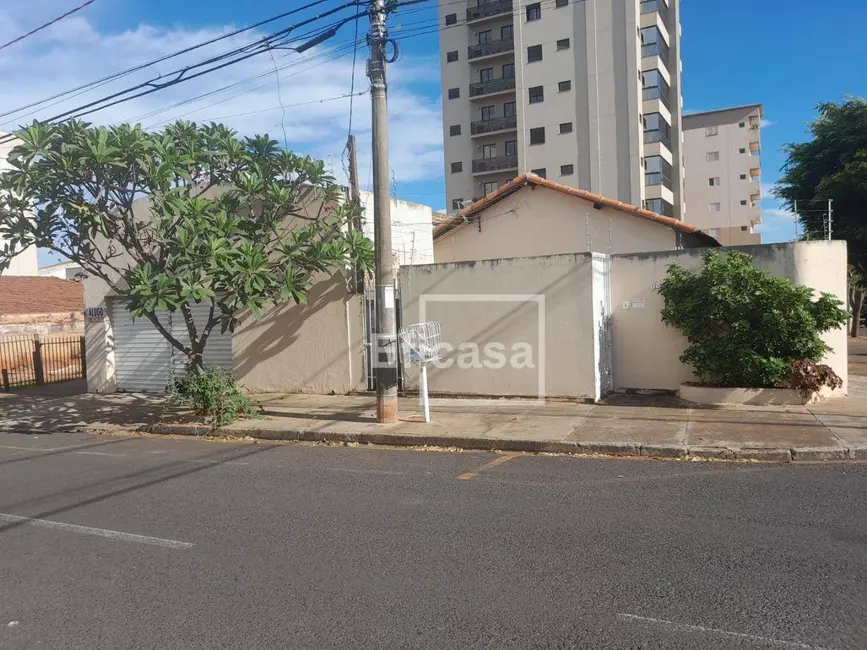 Casa com 3 quartos à venda, 345m2 em Bom Jardim, Sao Jose Do Rio Preto - SP - imagem 3 Foto 3 de Casa com 3 quartos à venda, 345m2 em Bom Jardim, Sao Jose Do Rio Preto - SP