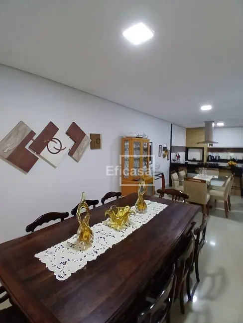 Casa de Condomínio com 3 quartos à venda, 205m2 em Condomínio Residencial Village Maria Stella, Sao Jose Do Rio Preto - SP - imagem 1 Foto 1 de Casa de Condomínio com 3 quartos à venda, 205m2 em Condomínio Residencial Village Maria Stella, Sao Jose Do Rio Preto - SP