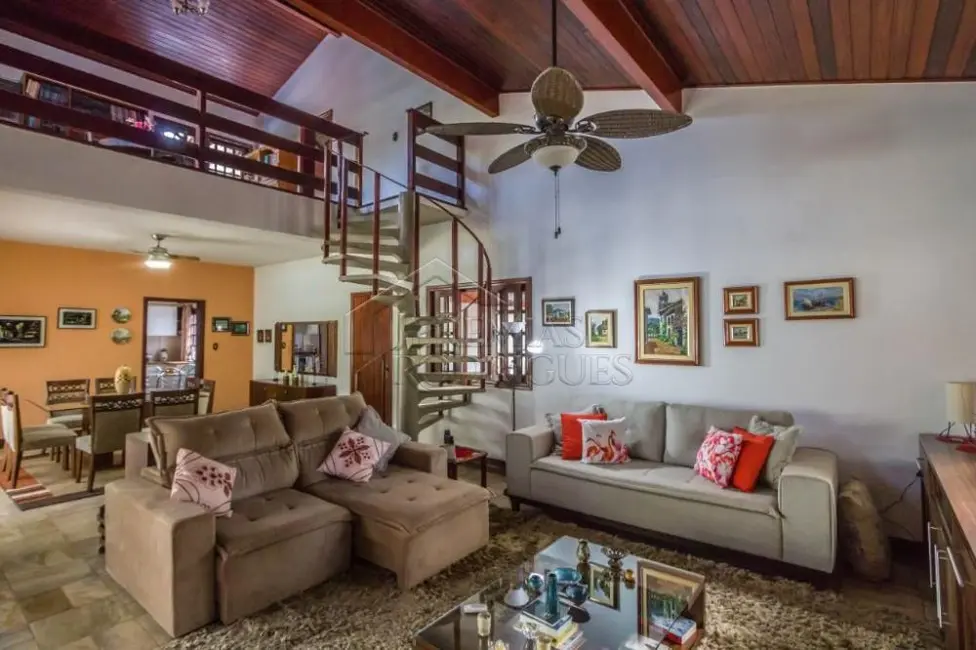 Foto 2 de Casa de Condomínio com 4 quartos à venda, 320m2 em Pindamonhangaba - SP