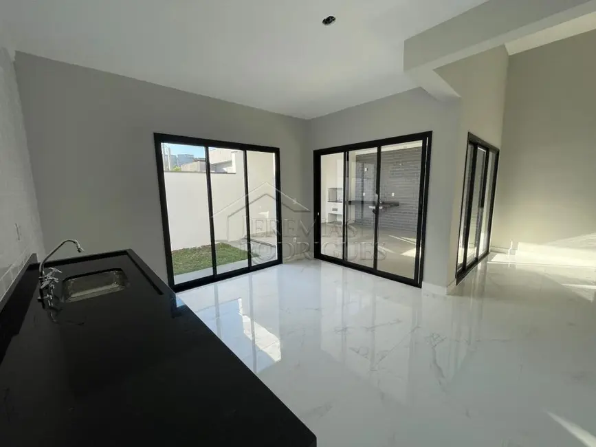 Foto 1 de Casa de Condomínio com 3 quartos à venda, 186m2 em Taubate - SP
