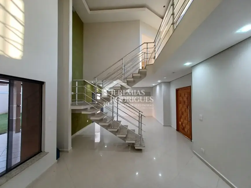 Foto 2 de Casa de Condomínio com 4 quartos para alugar, 300m2 em Pindamonhangaba - SP