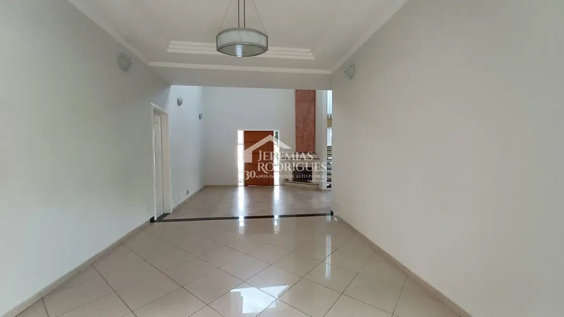 Foto 1 de Casa de Condomínio com 3 quartos para alugar, 256m2 em Pindamonhangaba - SP