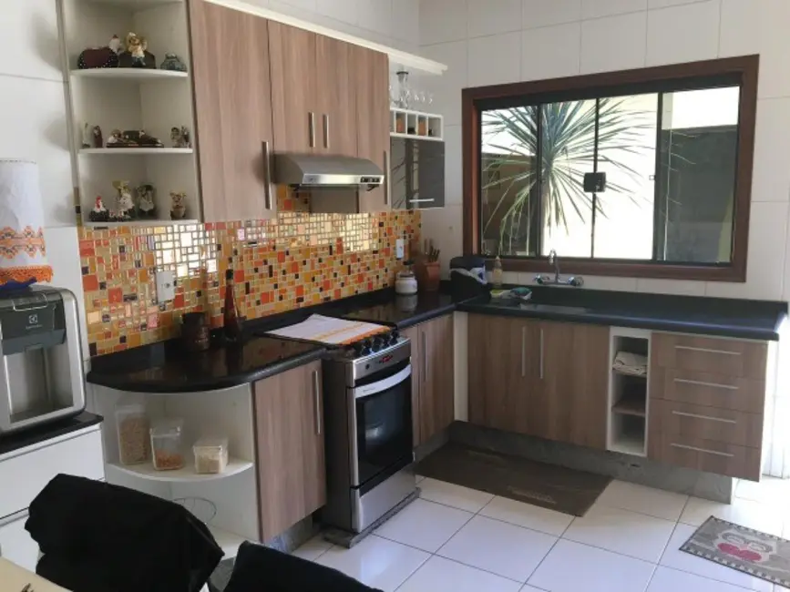Foto 1 de Casa com 2 quartos à venda, 150m2 em Jardim Igaçaba, Mogi Guacu - SP