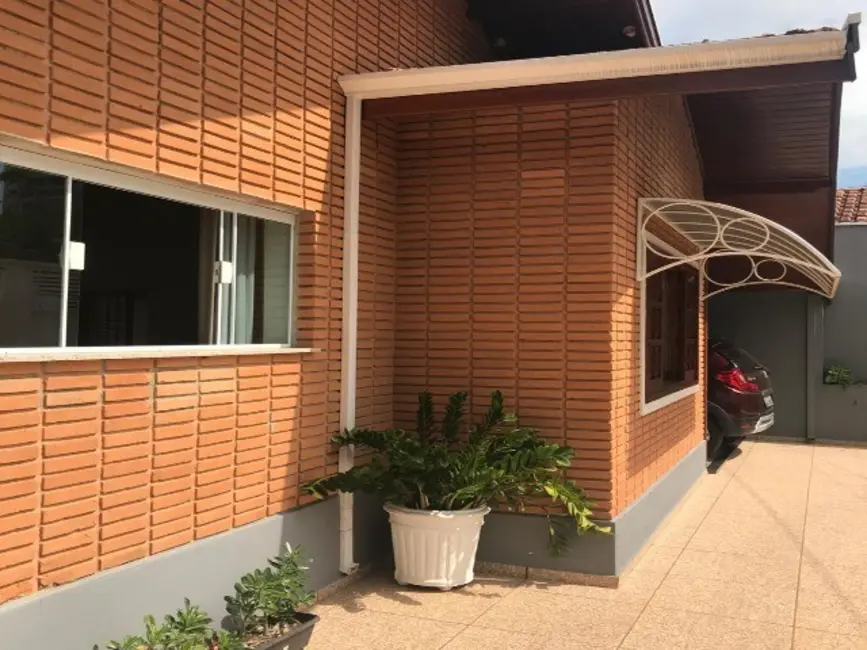 Foto 1 de Casa com 3 quartos à venda, 176m2 em Jardim Tropical, Mogi Mirim - SP