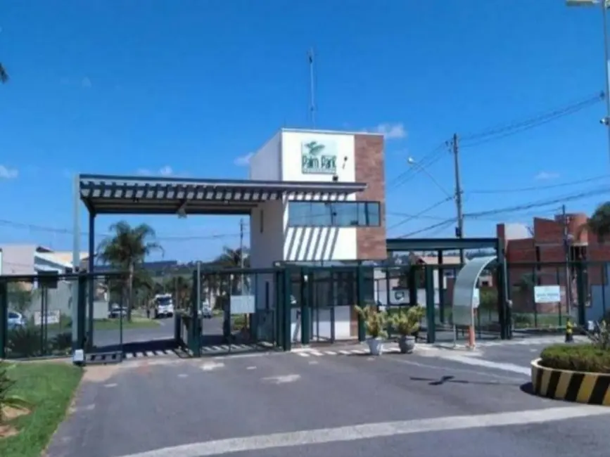 Foto 1 de Terreno / Lote à venda, 400m2 em Estiva Gerbi - SP
