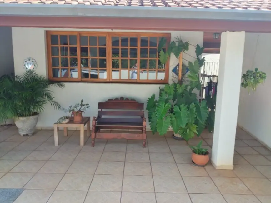 Foto 1 de Casa com 2 quartos à venda, 209m2 em Jardim Santa Helena, Mogi Mirim - SP