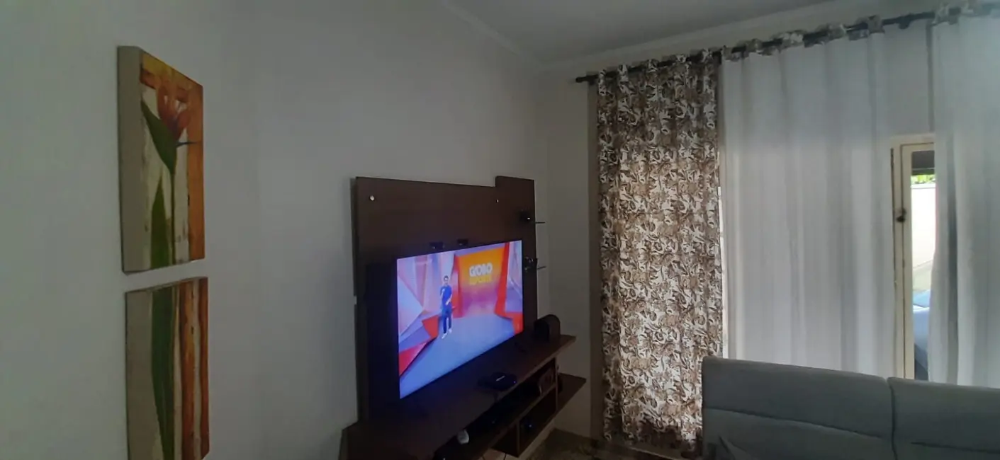 Foto 2 de Casa com 4 quartos à venda, 250m2 em Vila Santa Rosa, Mogi Guacu - SP