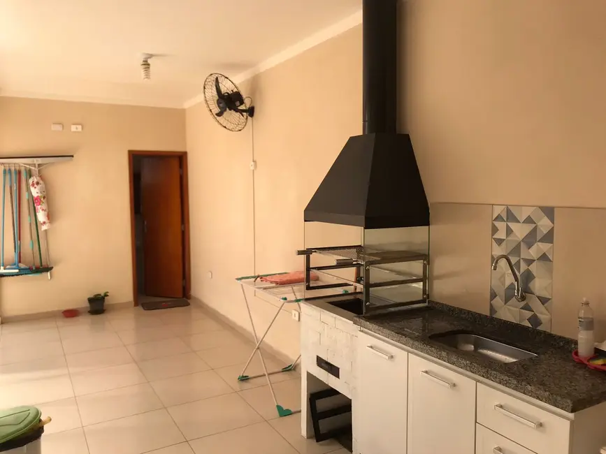 Foto 2 de Casa com 2 quartos à venda, 130m2 em Mogi Guacu - SP