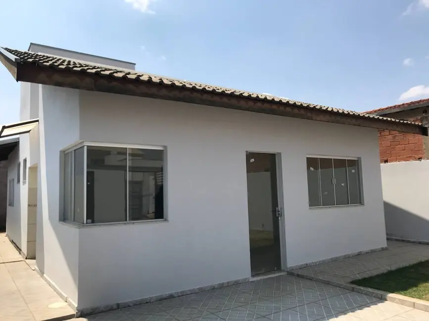 Foto 1 de Casa com 3 quartos à venda, 70m2 em Jardim Santa Cruz, Mogi Guacu - SP