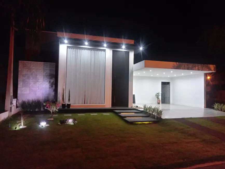 Foto 1 de Casa com 4 quartos à venda, 205m2 em Estiva Gerbi - SP
