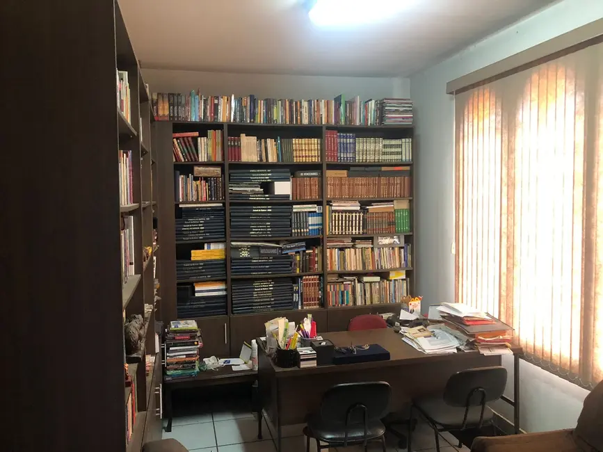 Foto 2 de Sala Comercial para alugar, 24m2 em Centro, Estiva Gerbi - SP