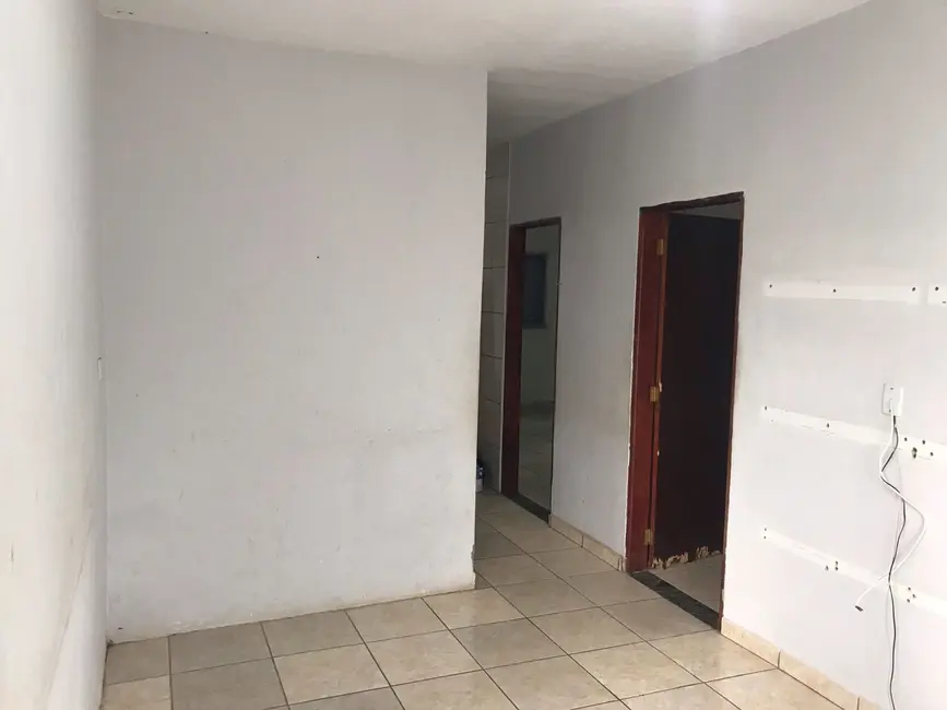 Foto 2 de Casa com 3 quartos à venda, 90m2 em Jardim Veneza, Mogi Guacu - SP