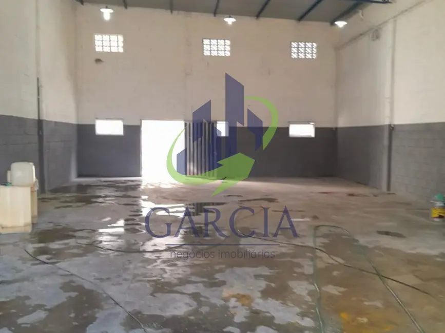 Foto 1 de Armazém / Galpão à venda, 272m2 em Mogi Guacu - SP