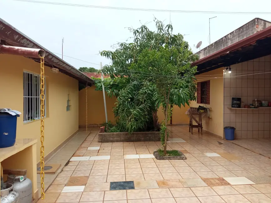 Foto 1 de Casa com 2 quartos à venda, 120m2 em Jardim Chiorato, Mogi Guacu - SP