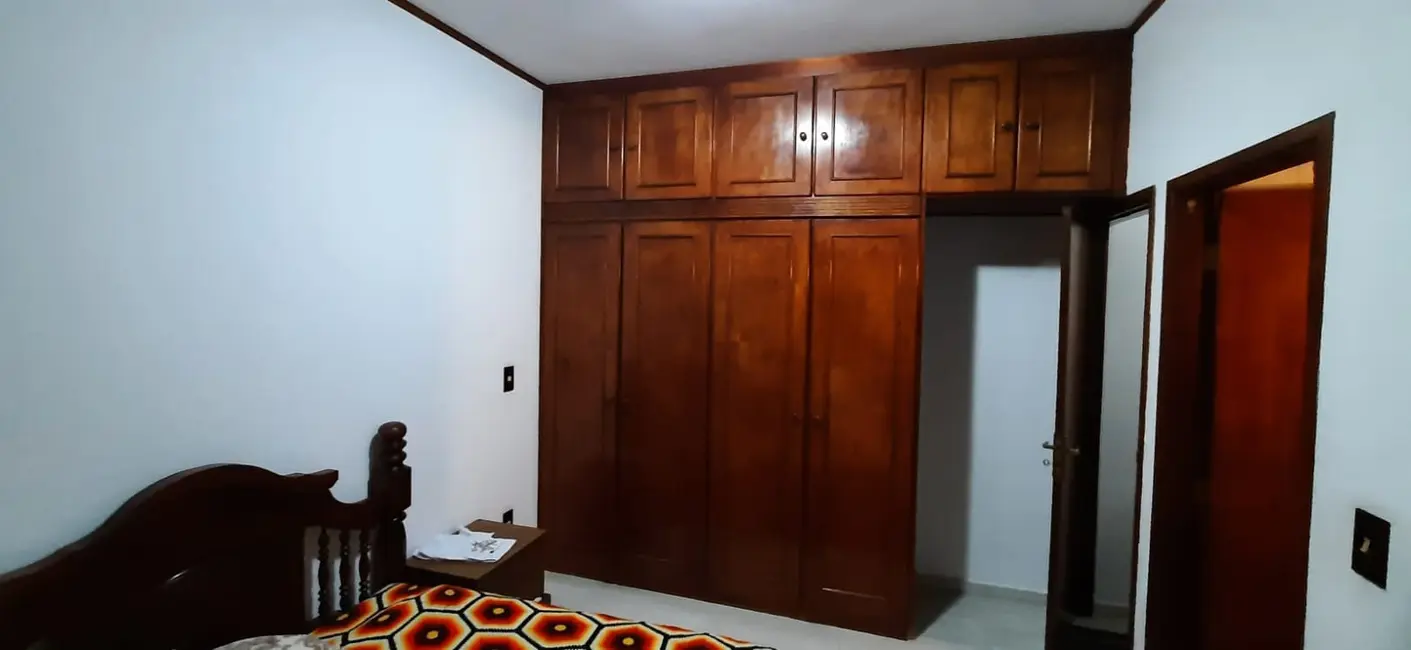 Foto 2 de Casa com 3 quartos à venda, 300m2 em Jardim Novo II, Mogi Guacu - SP