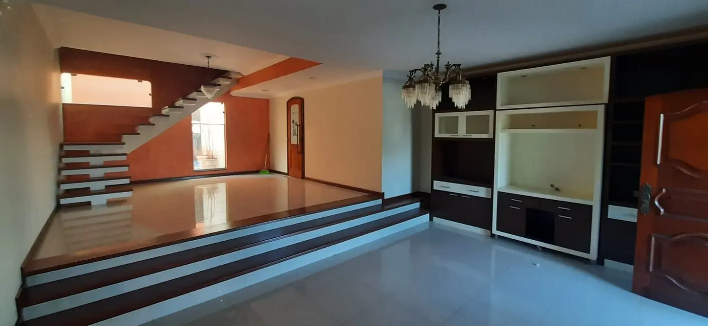Foto 1 de Casa com 3 quartos à venda, 230m2 em Jardim Centenário, Mogi Guacu - SP