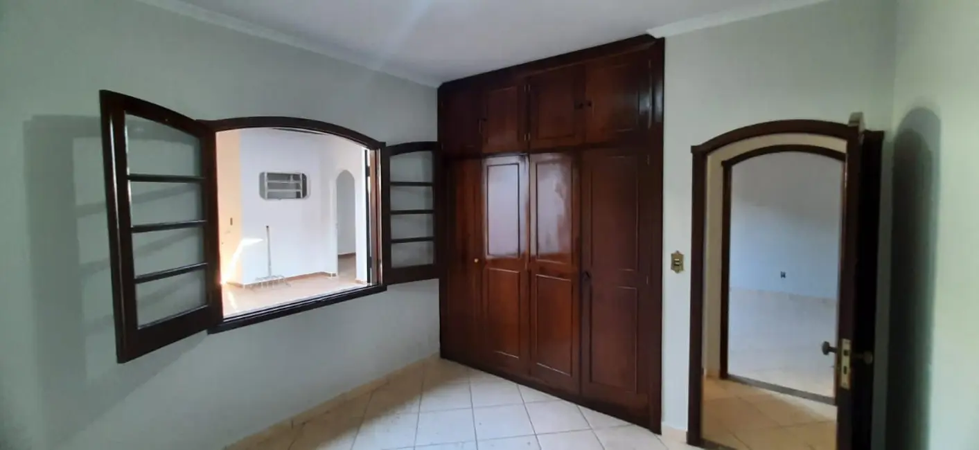Foto 9 de Casa com 4 quartos para alugar, 218m2 em Jardim Centenário, Mogi Guacu - SP