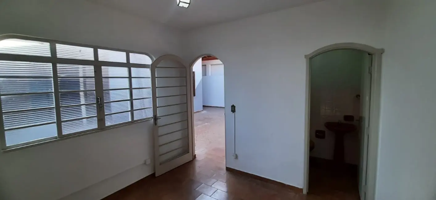 Foto 4 de Casa com 4 quartos para alugar, 218m2 em Jardim Centenário, Mogi Guacu - SP