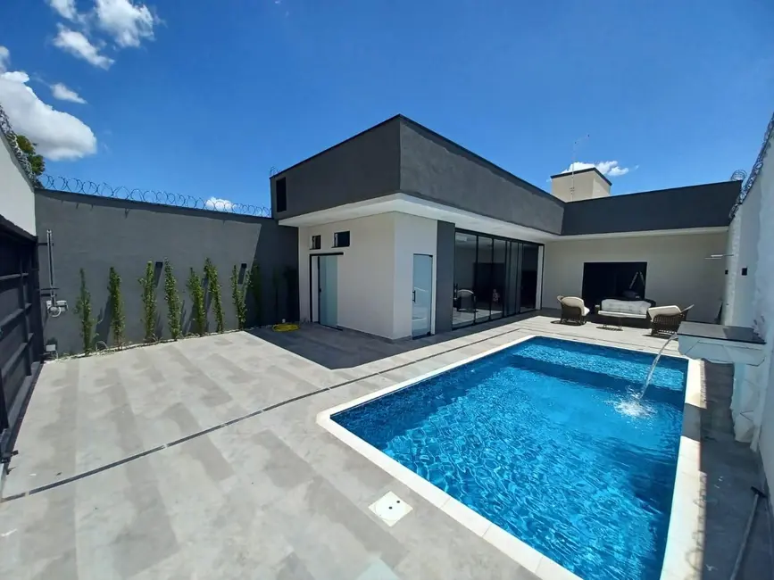 Foto 1 de Casa com 1 quarto à venda, 110m2 em Mogi Guacu - SP