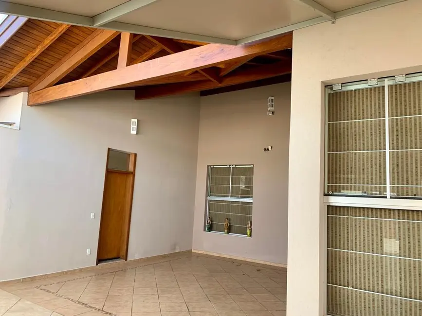 Foto 2 de Casa com 3 quartos à venda, 221m2 em Parque Residencial Murayama, Mogi Mirim - SP
