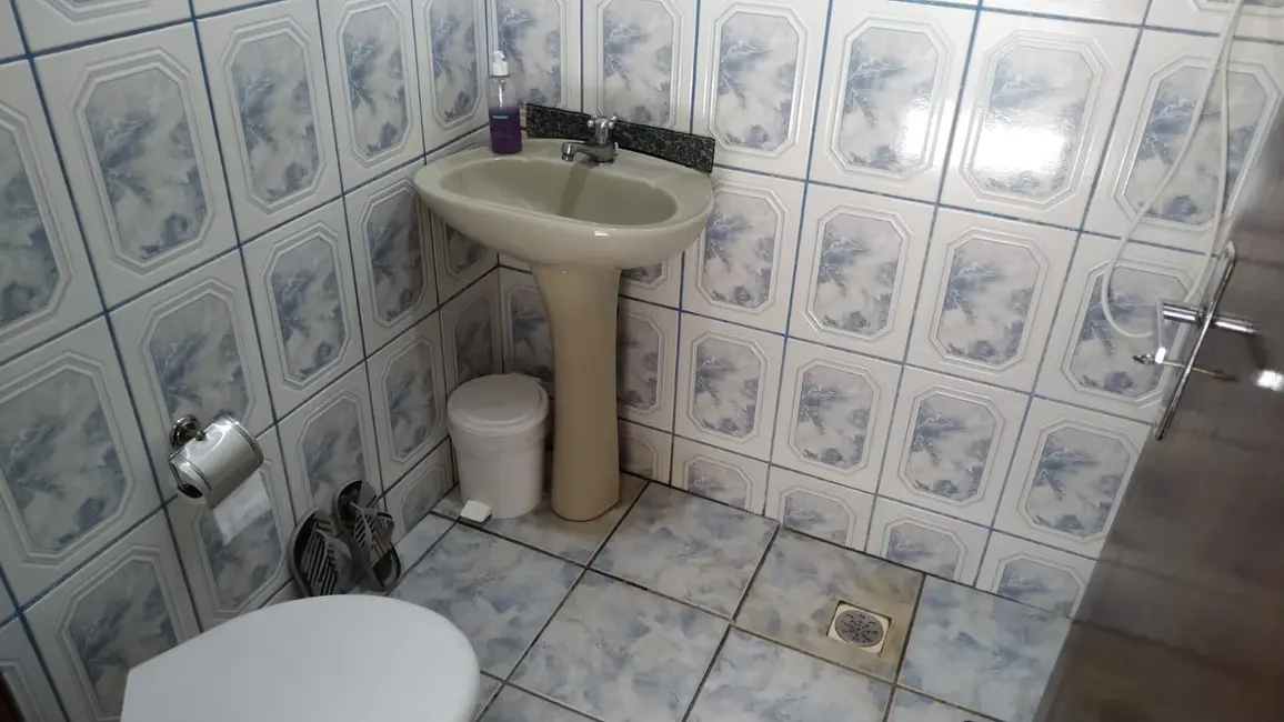 Casa com 3 quartos para alugar, 177m2 em Jardim Bandeirantes, Mogi Guacu - SP - imagem 2 Foto 2 de Casa com 3 quartos para alugar, 177m2 em Jardim Bandeirantes, Mogi Guacu - SP