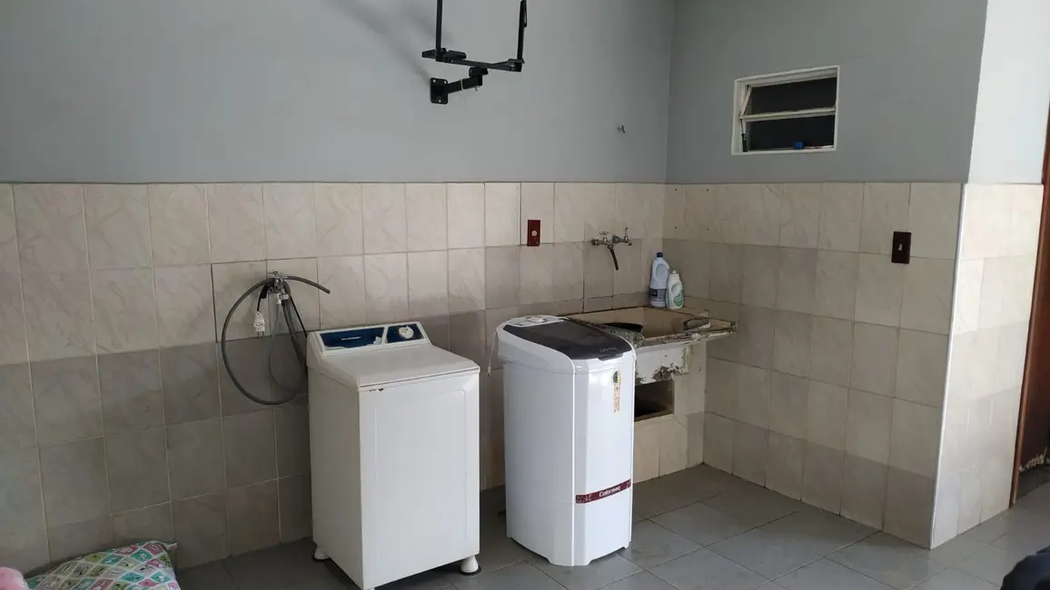 Casa com 3 quartos para alugar, 177m2 em Jardim Bandeirantes, Mogi Guacu - SP - imagem 4 Foto 4 de Casa com 3 quartos para alugar, 177m2 em Jardim Bandeirantes, Mogi Guacu - SP