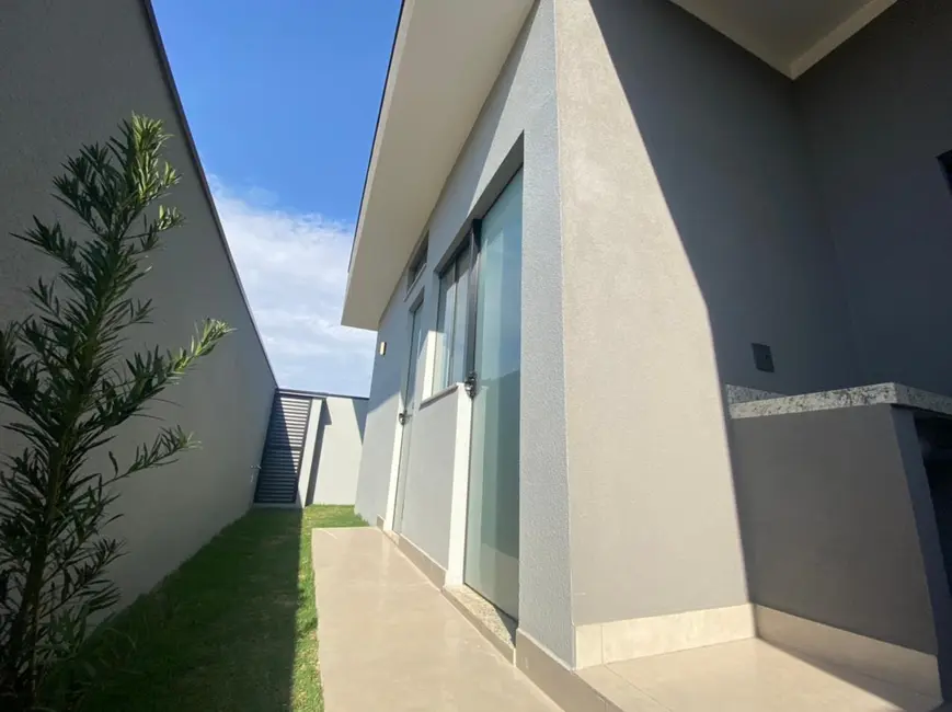 Foto 2 de Casa com 3 quartos à venda, 125m2 em Mogi Mirim - SP