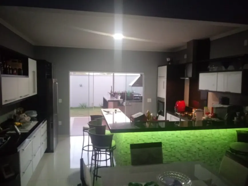 Foto 2 de Casa com 3 quartos à venda, 330m2 em Residencial Portal do Lago, Mogi Mirim - SP