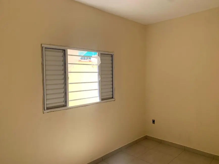 Foto 4 de Casa com 2 quartos para alugar, 65m2 em Jardim Santa Cruz, Mogi Guacu - SP