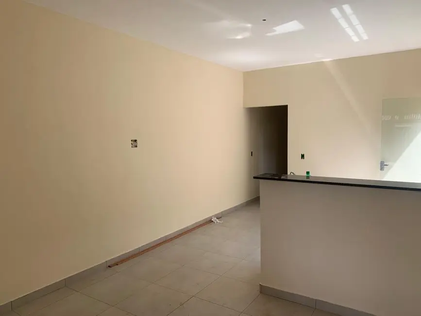 Foto 2 de Casa com 2 quartos para alugar, 65m2 em Jardim Santa Cruz, Mogi Guacu - SP
