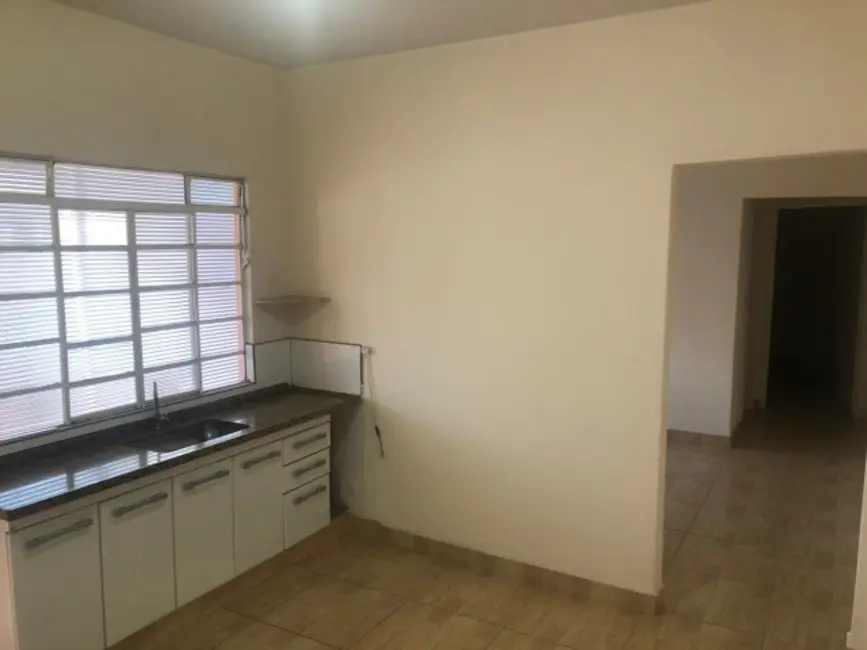 Foto 4 de Casa com 1 quarto para alugar, 80m2 em Jardim Presidente, Mogi Guacu - SP