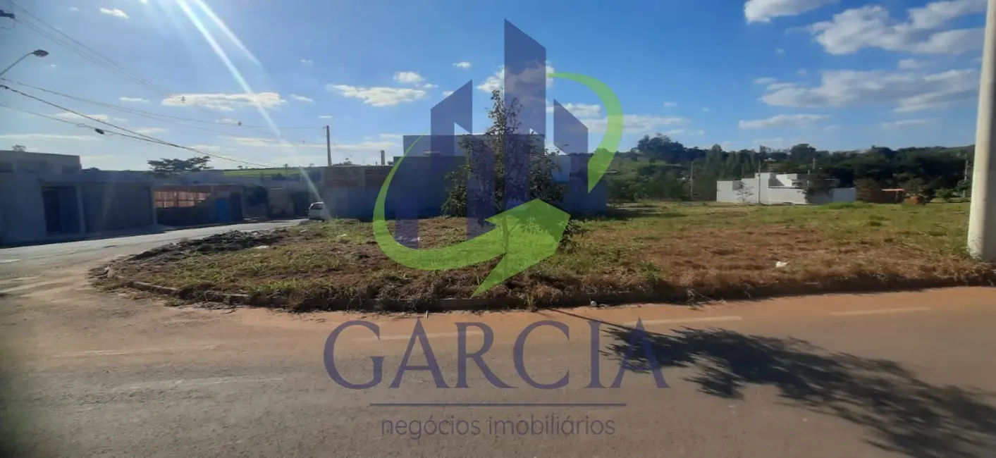 Foto 1 de Terreno / Lote à venda, 214m2 em Estiva Gerbi - SP
