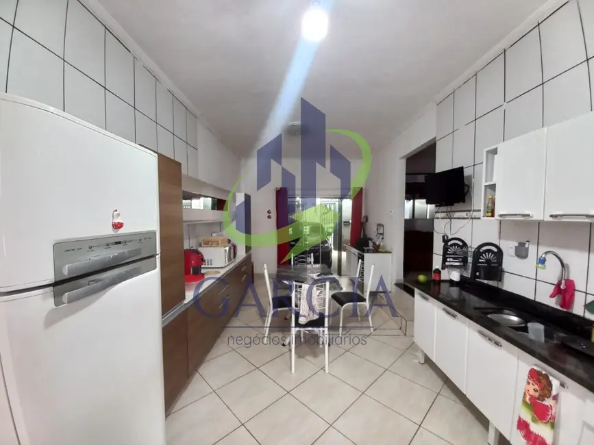 Foto 2 de Chácara com 3 quartos à venda, 115m2 em Jacutinga - MG