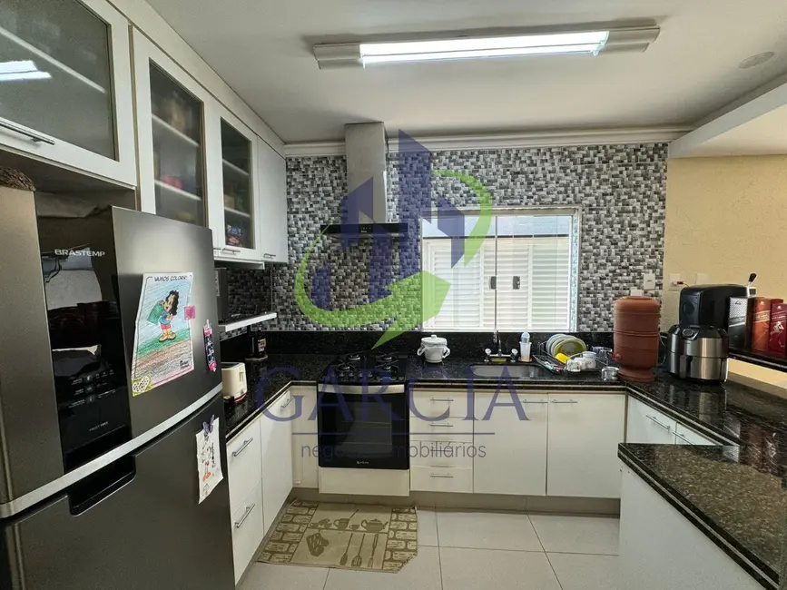 Foto 3 de Casa com 4 quartos à venda, 196m2 em Jardim Santa Mônica II, Mogi Guacu - SP