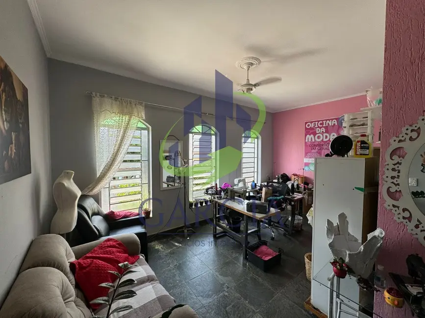 Foto 3 de Casa com 4 quartos à venda, 280m2 em Jardim Cruzeiro, Mogi Guacu - SP