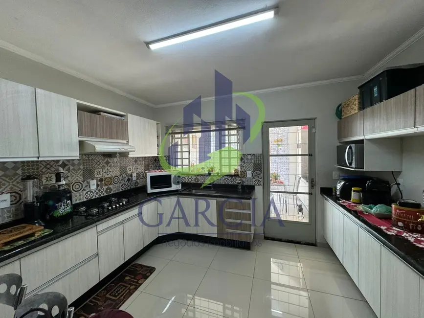 Foto 3 de Casa com 3 quartos à venda, 197m2 em Jardim Hermínio Bueno, Mogi Guacu - SP