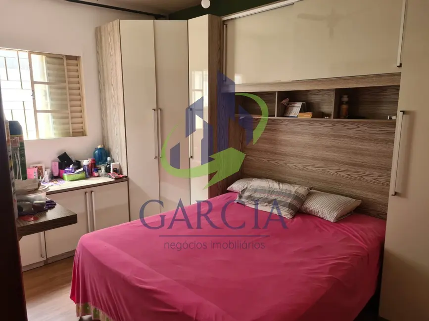 Foto 2 de Casa com 5 quartos à venda, 100m2 em Jardim Suécia, Mogi Guacu - SP