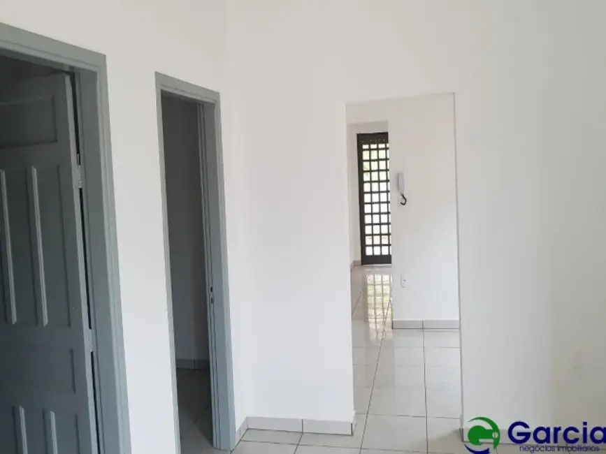 Casa com 3 quartos para alugar, 120m2 em Jardim Centenário, Mogi Guacu - SP - imagem 2 Foto 2 de Casa com 3 quartos para alugar, 120m2 em Jardim Centenário, Mogi Guacu - SP