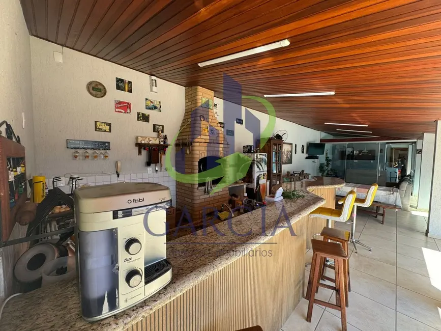 Casa com 4 quartos à venda e para alugar, 503m2 em Vila Júlia, Mogi Guacu - SP - imagem 4 Foto 4 de Casa com 4 quartos à venda e para alugar, 503m2 em Vila Júlia, Mogi Guacu - SP