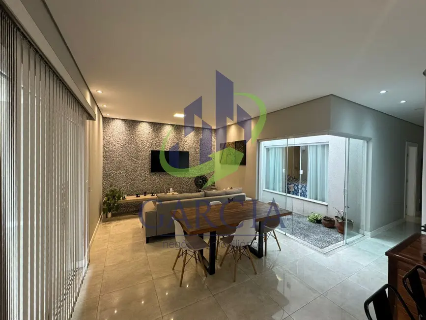 Foto 1 de Casa com 3 quartos à venda, 137m2 em Estiva Gerbi - SP
