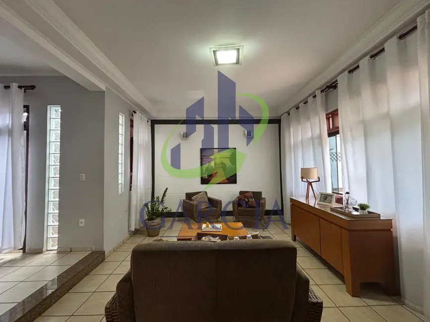 Foto 3 de Casa com 3 quartos à venda, 280m2 em Jardim Jacira, Mogi Guacu - SP