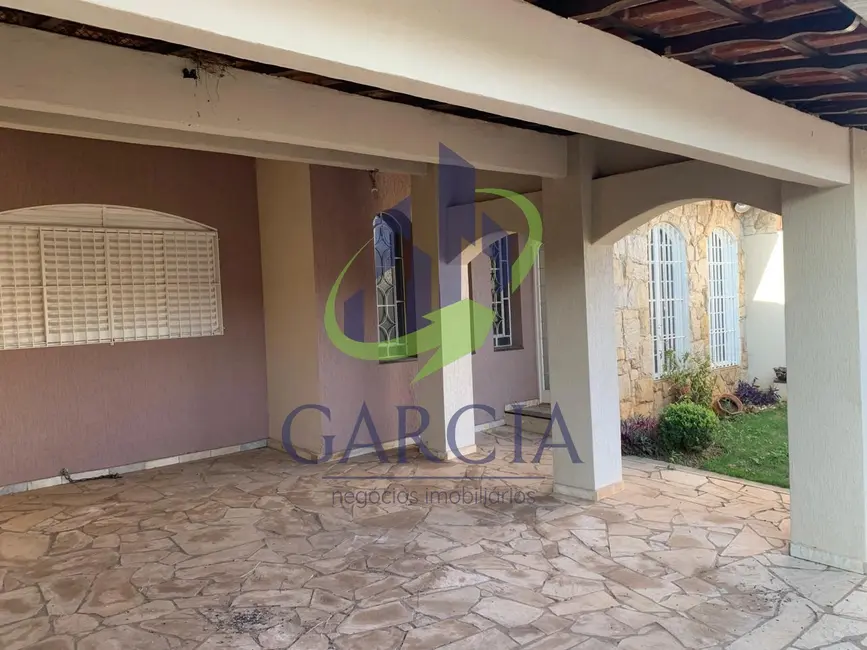 Foto 1 de Casa com 3 quartos à venda, 150m2 em Jardim Santa Helena, Mogi Guacu - SP