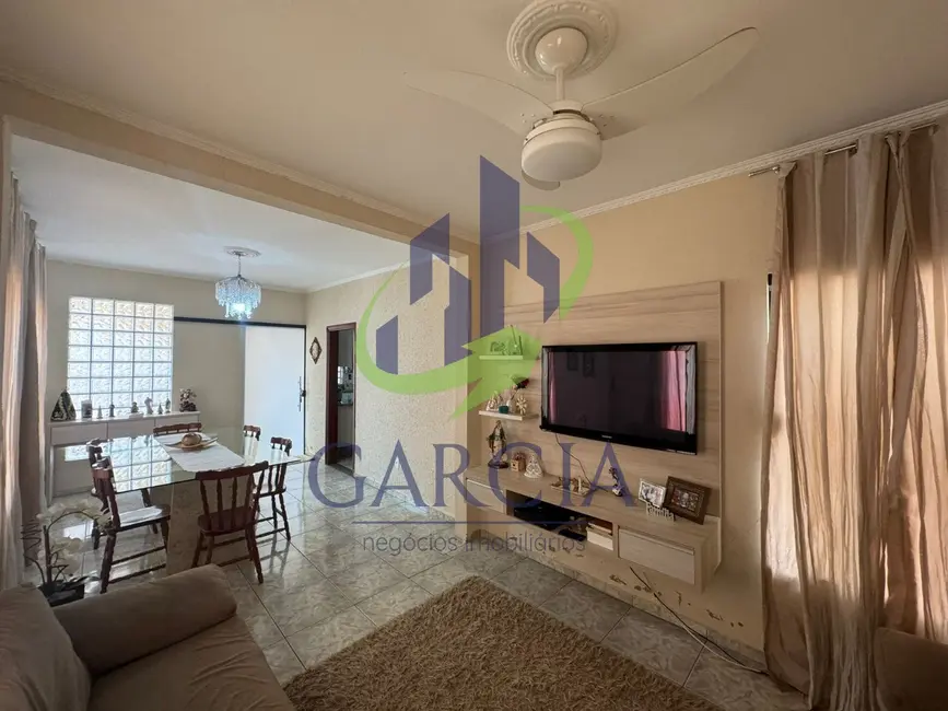 Foto 1 de Casa com 4 quartos à venda, 177m2 em Jardim Munhoz, Mogi Guacu - SP