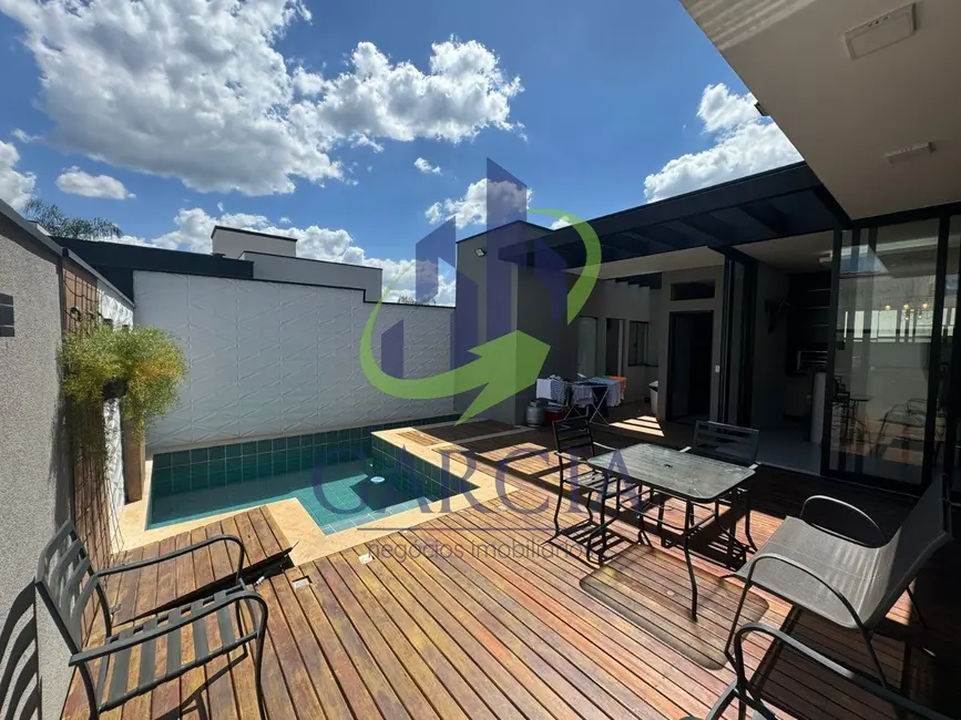 Foto 1 de Casa com 3 quartos à venda e para alugar, 258m2 em Estiva Gerbi - SP